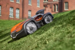 Nu har vi fått in de första Automower 535AWD EPOS samt 435AWD NERA!