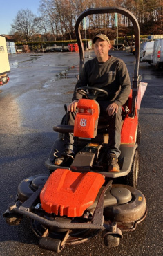 Höstkampanj-service av åkgräsklippare