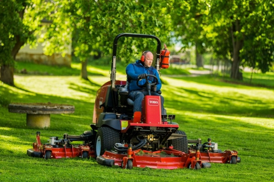 TORO GROUNDSMASTER 4000-D 4WD